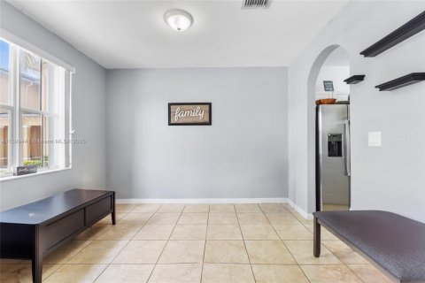 Townhouse in Homestead, Florida 2 bedrooms, 119.84 sq.m. № 1696458 - photo 3