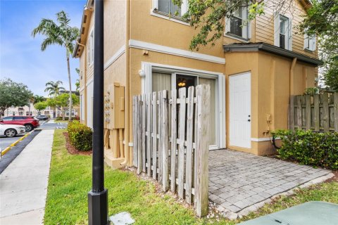 Townhouse in Homestead, Florida 2 bedrooms, 119.84 sq.m. № 1696458 - photo 23