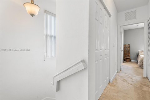 Townhouse in Homestead, Florida 2 bedrooms, 119.84 sq.m. № 1696458 - photo 19