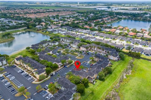Townhouse in Homestead, Florida 2 bedrooms, 119.84 sq.m. № 1696458 - photo 29