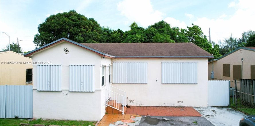 Casa en Hialeah, Florida 4 dormitorios, 113.34 m2 № 1794636