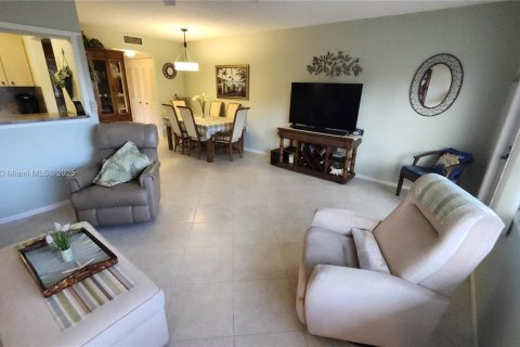 Купить кондоминиум в Дирфилд-Бич, Флорида 1 спальня, 66.43м2, № 1966101 - фото 7