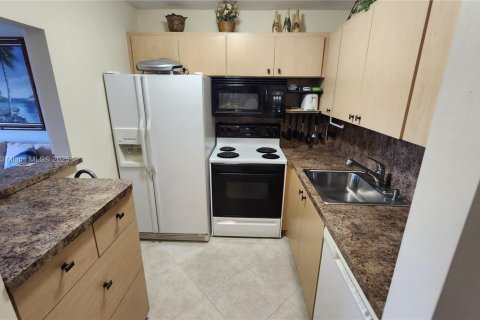 Купить кондоминиум в Дирфилд-Бич, Флорида 1 спальня, 66.43м2, № 1966101 - фото 10