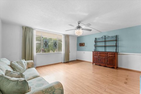 Condo in Clearwater, Florida, 1 bedroom  № 1750859 - photo 9