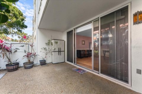 Condo in Clearwater, Florida, 1 bedroom  № 1750859 - photo 24