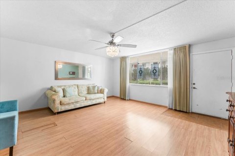 Condo in Clearwater, Florida, 1 bedroom  № 1750859 - photo 8