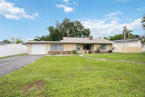 Immobilier commercial à vendre à Bradenton, Floride: 3 chambres, 197.23 m2 № 1919655 - photo 2