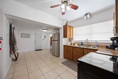Immobilier commercial à vendre à Bradenton, Floride: 3 chambres, 197.23 m2 № 1919655 - photo 8
