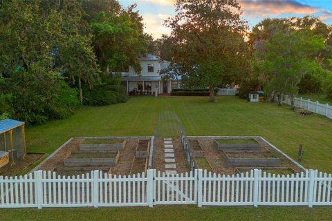 House in DeLand, Florida 4 bedrooms, 307.04 sq.m. № 1886876 - photo 6