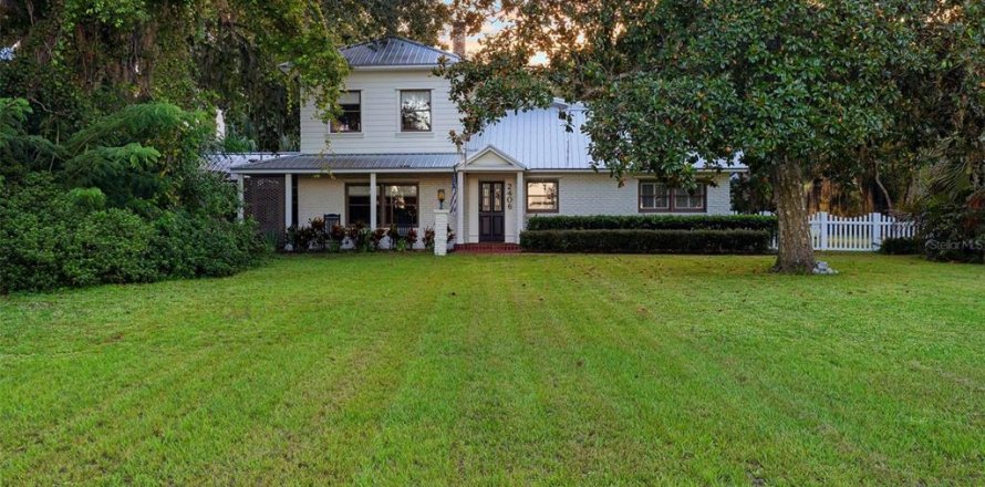 House in DeLand, Florida 4 bedrooms, 307.04 sq.m. № 1886876