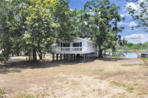 House in Tampa, Florida 2 bedrooms, 84.73 sq.m. № 1678116 - photo 1