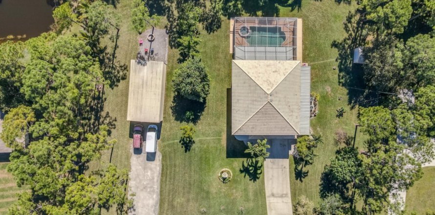 House in The Acreage, Florida 5 bedrooms, 288.65 sq.m. № 984277