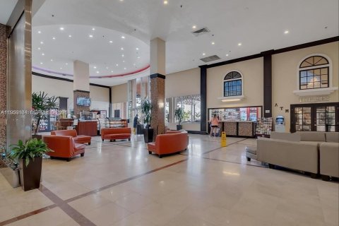 Condominio en venta en Sunny Isles Beach, Florida, 33.44 m2 № 2005758 - foto 2