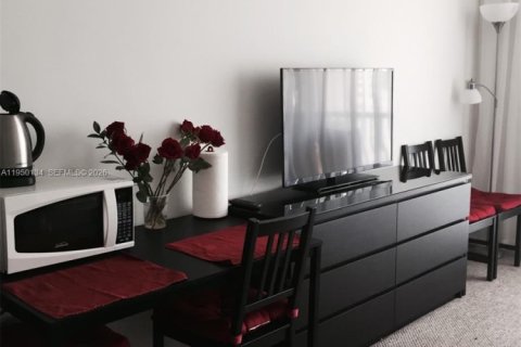 Condominio en venta en Sunny Isles Beach, Florida, 33.44 m2 № 2005758 - foto 5