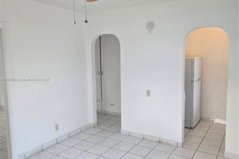 Casa en alquiler en Hollywood, Florida, 1 dormitorio, 55.83 m2 № 1931764 - foto 6