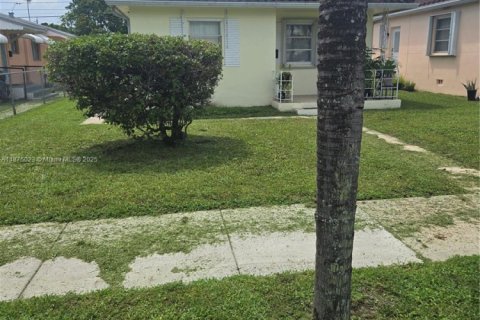 Casa en alquiler en Hollywood, Florida, 1 dormitorio, 55.83 m2 № 1931764 - foto 1