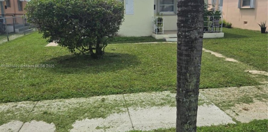 Casa en Hollywood, Florida 1 dormitorio, 55.83 m2 № 1931764