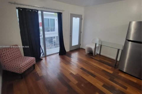 Condo in Miami Beach, Florida, 1 bedroom № 1985083 - photo 4