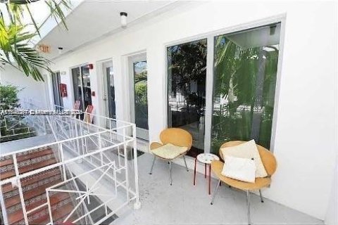 Condo in Miami Beach, Florida, 1 bedroom № 1985083 - photo 8