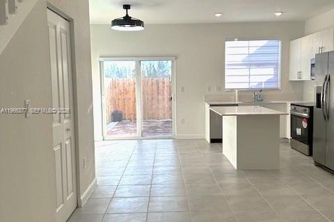 Touwnhouse à louer à Homestead, Floride: 3 chambres, 123.37 m2 № 2028170 - photo 4