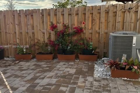 Touwnhouse à louer à Homestead, Floride: 3 chambres, 123.37 m2 № 2028170 - photo 22