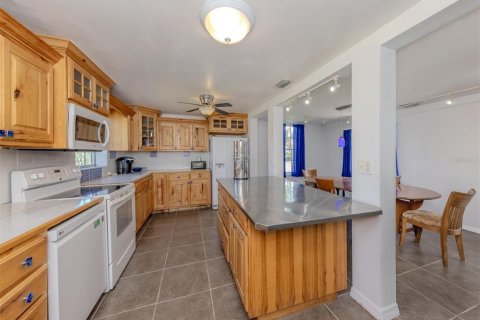 House in Bradenton, Florida 3 bedrooms, 172.61 sq.m. № 1812431 - photo 12
