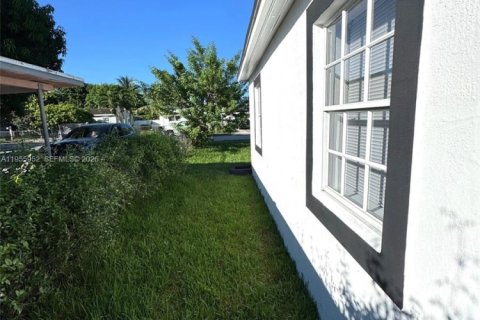 Villa ou maison à vendre à Miami, Floride: 3 chambres, 132.01 m2 № 2009738 - photo 4