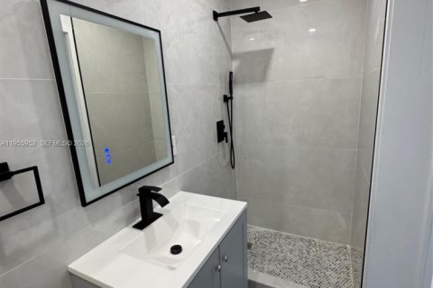 Villa ou maison à vendre à Miami, Floride: 3 chambres, 132.01 m2 № 2009738 - photo 13