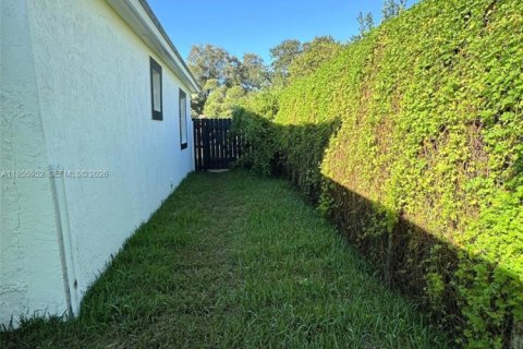 Villa ou maison à vendre à Miami, Floride: 3 chambres, 132.01 m2 № 2009738 - photo 3