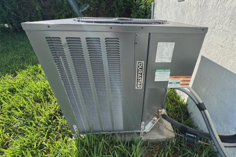 Villa ou maison à vendre à Miami, Floride: 3 chambres, 132.01 m2 № 2009738 - photo 25