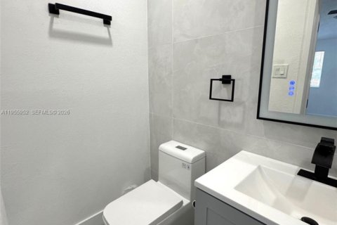 Villa ou maison à vendre à Miami, Floride: 3 chambres, 132.01 m2 № 2009738 - photo 12