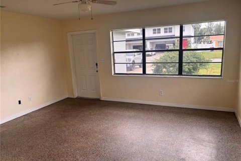 Appartement à louer à Saint Petersburg, Floride: 3 chambres, 99.41 m2 № 2412708 - photo 2