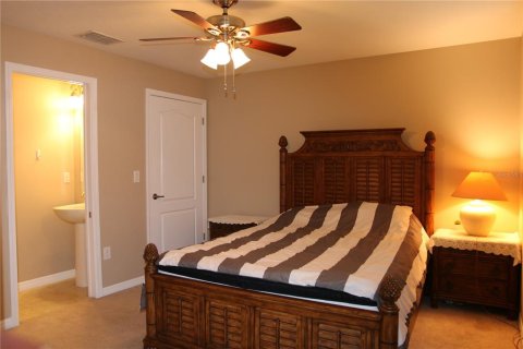 Townhouse in Tampa, Florida 4 bedrooms, 224.45 sq.m. № 2376779 - photo 13