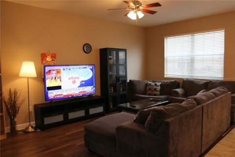 Townhouse in Tampa, Florida 4 bedrooms, 224.45 sq.m. № 2376779 - photo 29
