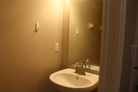 Townhouse in Tampa, Florida 4 bedrooms, 224.45 sq.m. № 2376779 - photo 16