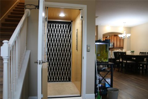 Townhouse in Tampa, Florida 4 bedrooms, 224.45 sq.m. № 2376779 - photo 22