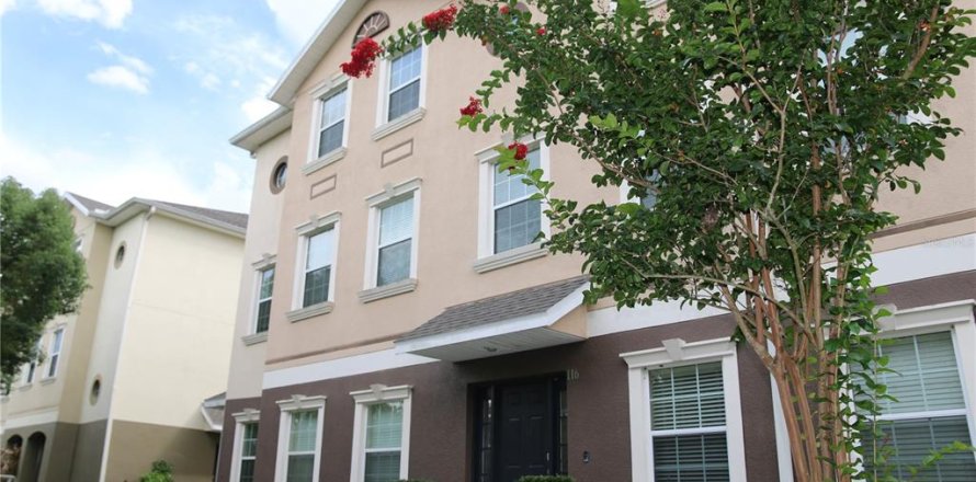 Townhouse in Tampa, Florida 4 bedrooms, 224.45 sq.m. № 2376779