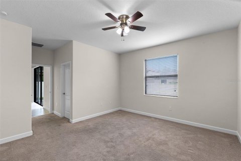 House in Winter Garden, Florida 5 bedrooms, 234.67 sq.m. № 1849644 - photo 18