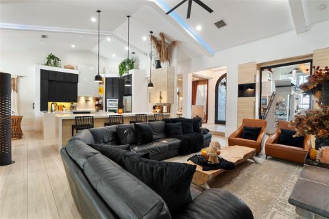 Villa ou maison à vendre à Kissimmee, Floride: 4 chambres, 335.01 m2 № 1552085 - photo 15