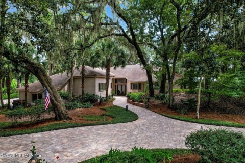 Casa en venta en Fernandina Beach, Florida, 4 dormitorios, 411.74 m2 № 771400 - foto 1