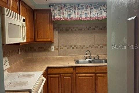 Villa ou maison à louer à Hudson, Floride: 3 chambres, 125.98 m2 № 2354668 - photo 15