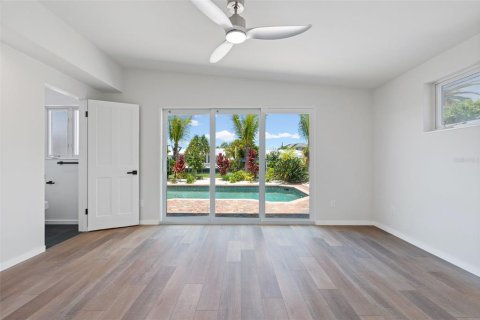 Casa en venta en Holmes Beach, Florida, 4 dormitorios, 264.4 m2 № 2101650 - foto 29