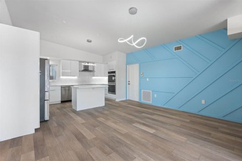 Casa en venta en Holmes Beach, Florida, 4 dormitorios, 264.4 m2 № 2101650 - foto 19