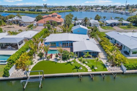 Casa en Holmes Beach, Florida 4 dormitorios, 264.4 m2 № 2101650