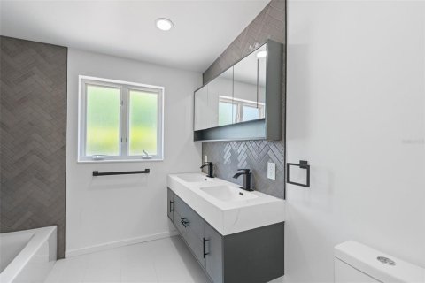 Casa en venta en Holmes Beach, Florida, 4 dormitorios, 264.4 m2 № 2101650 - foto 26