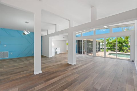 Casa en venta en Holmes Beach, Florida, 4 dormitorios, 264.4 m2 № 2101650 - foto 12