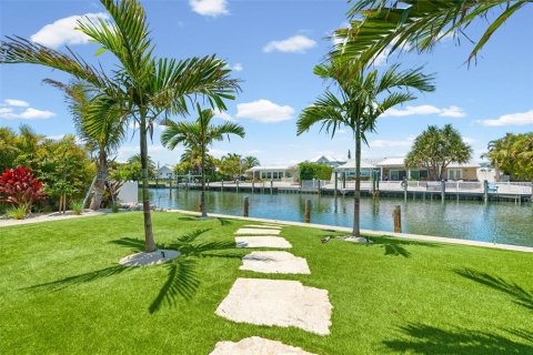 Casa en venta en Holmes Beach, Florida, 4 dormitorios, 264.4 m2 № 2101650 - foto 4