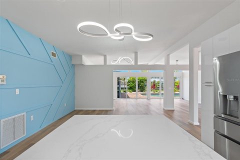 Casa en venta en Holmes Beach, Florida, 4 dormitorios, 264.4 m2 № 2101650 - foto 20