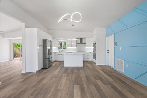 Casa en venta en Holmes Beach, Florida, 4 dormitorios, 264.4 m2 № 2101650 - foto 14