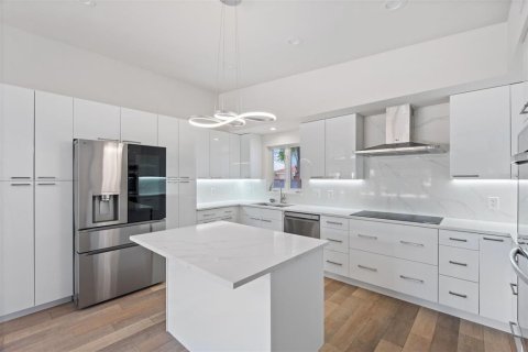Casa en venta en Holmes Beach, Florida, 4 dormitorios, 264.4 m2 № 2101650 - foto 16